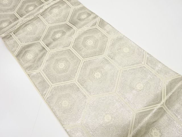 プラチナ箔　亀甲に華紋織り出し　袋帯